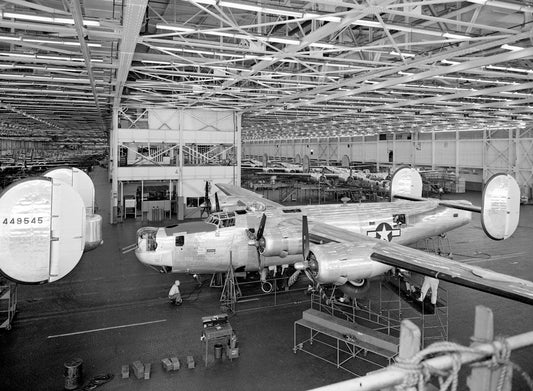 1944 Ford Willow Run final assembly line 0401-1146