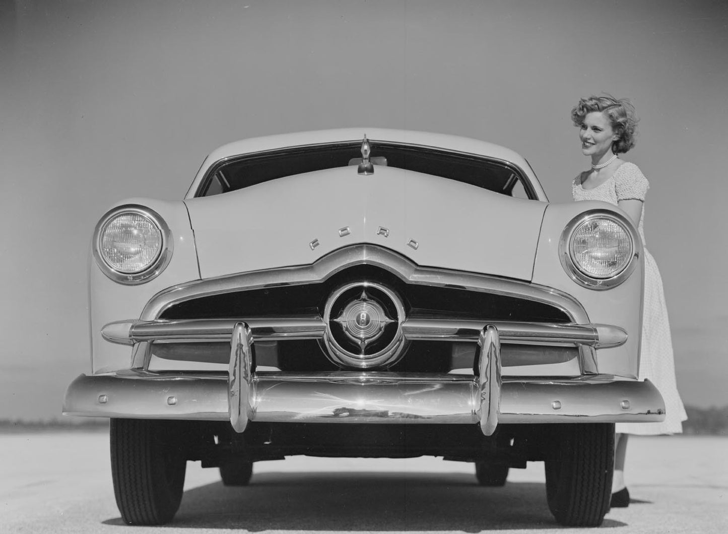 1949 Ford grille  0401-1147