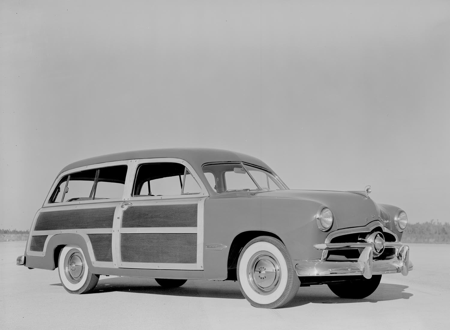 1949 Ford station wagon 0401-1156