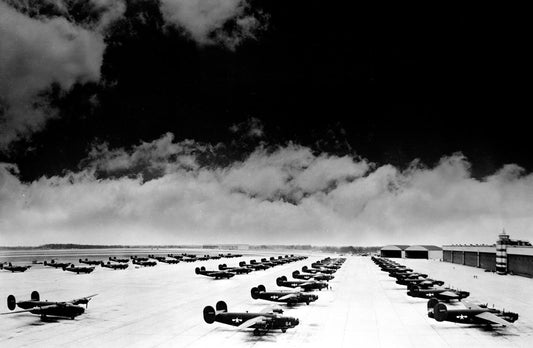 1944 Ford Willow Run Plant B 24 bombers on apron n 0401-1157