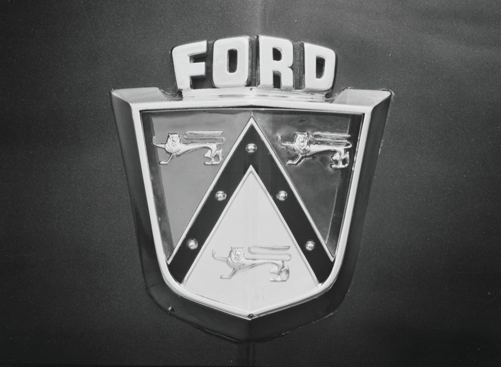 1950 Ford crest ornament 0401-1210