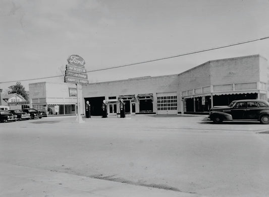 1944 Ford service station Andress Abbott 0401-1223