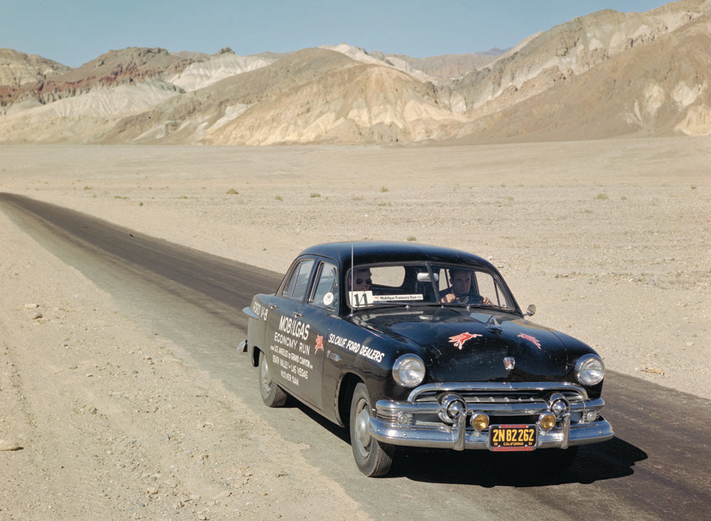 1951 Ford in Mobilgas Economy Run  0401-1225