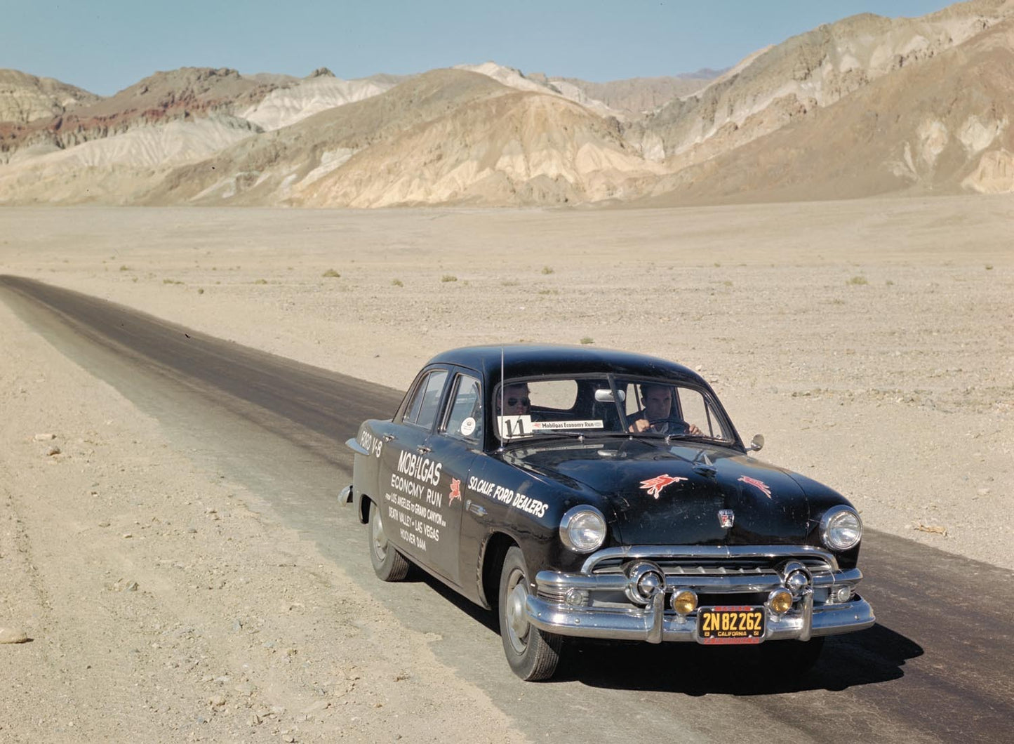 1951 Ford in Mobilgas Economy Run  0401-1225