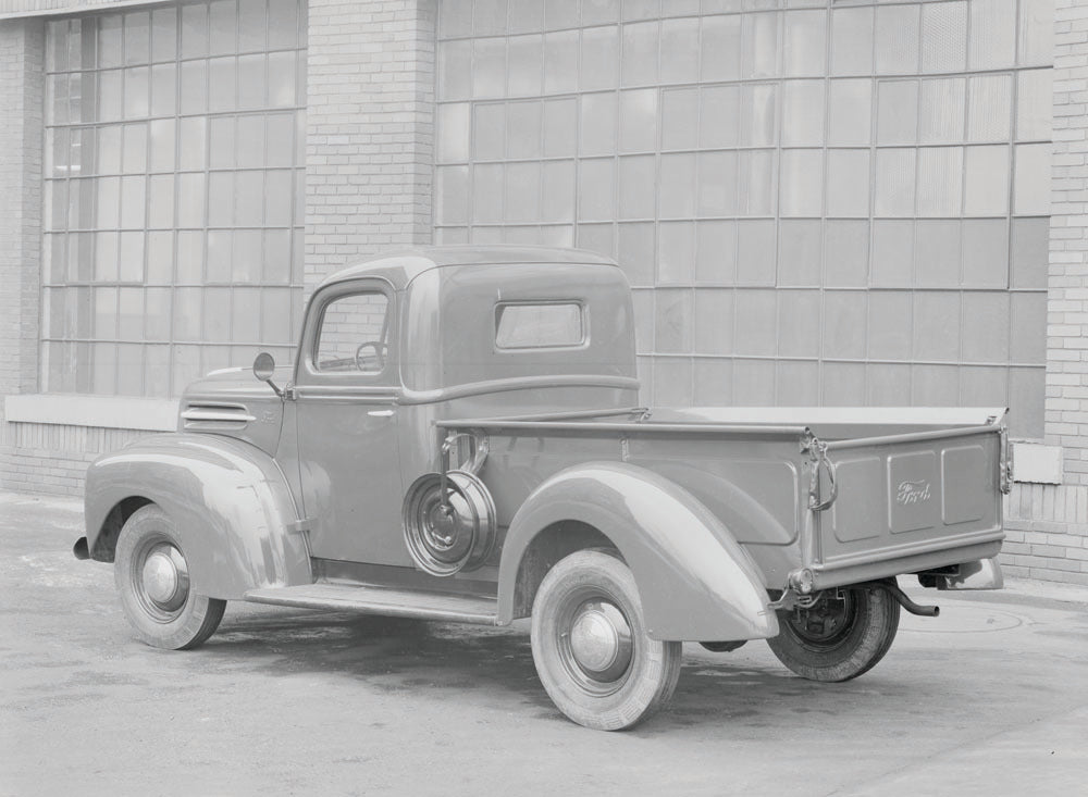 1945 Ford half ton pickup truck 0401-1246