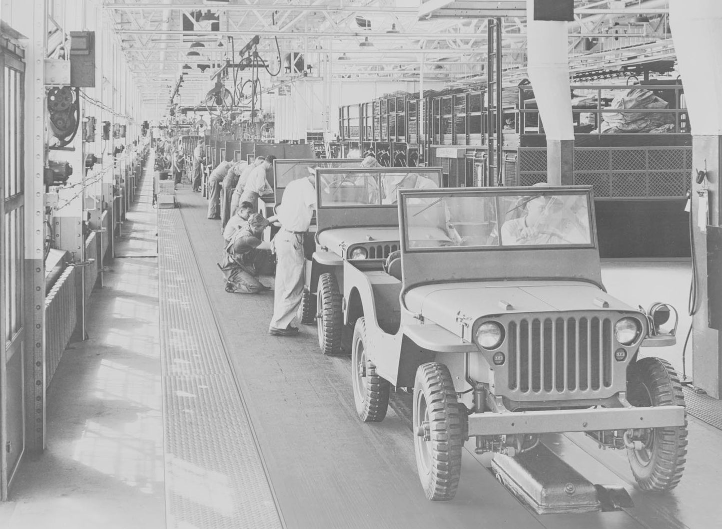 1945 Ford Jeep assembly line  0401-1257