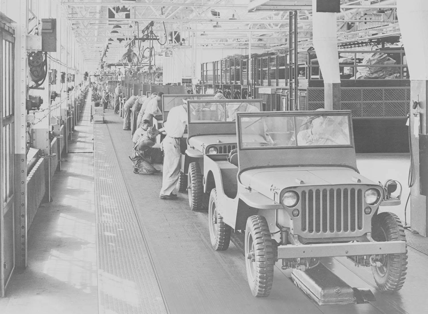 1945 Ford Jeep assembly line  0401-1257
