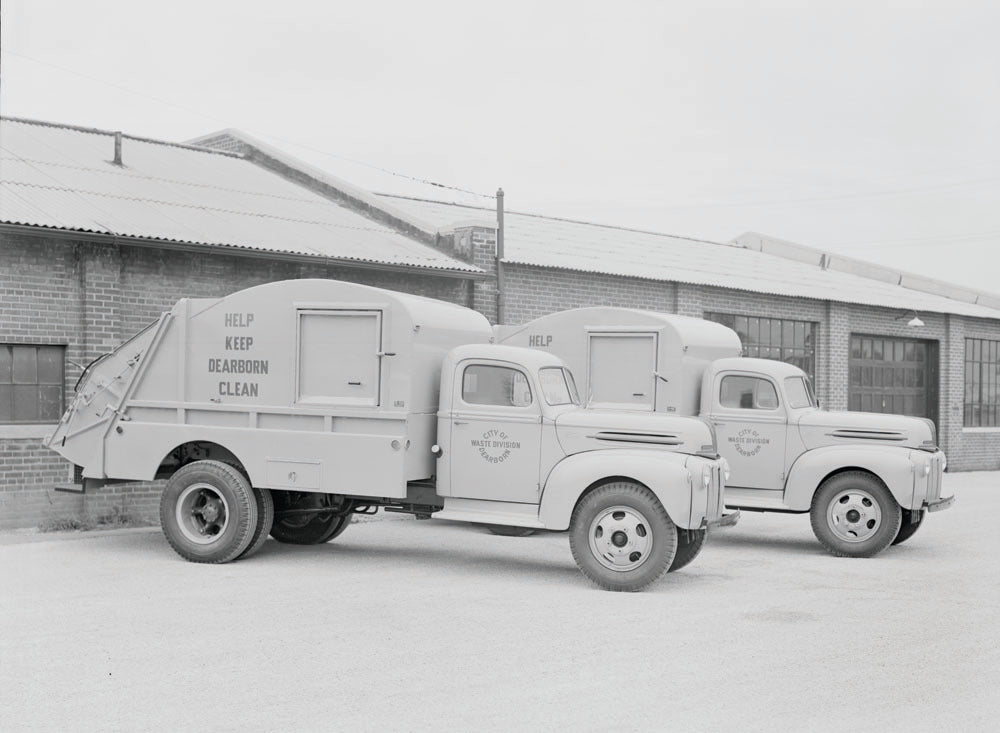 1946 Ford garbage trucks 0401-1296