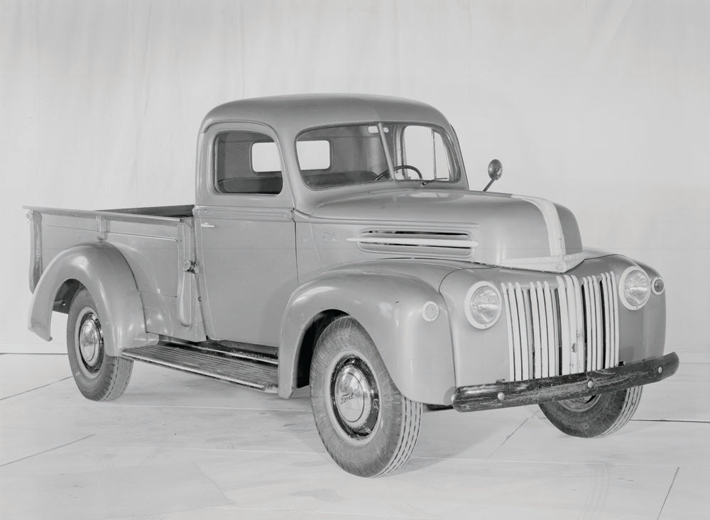 1946 Ford one ton pickup truck 0401-1304