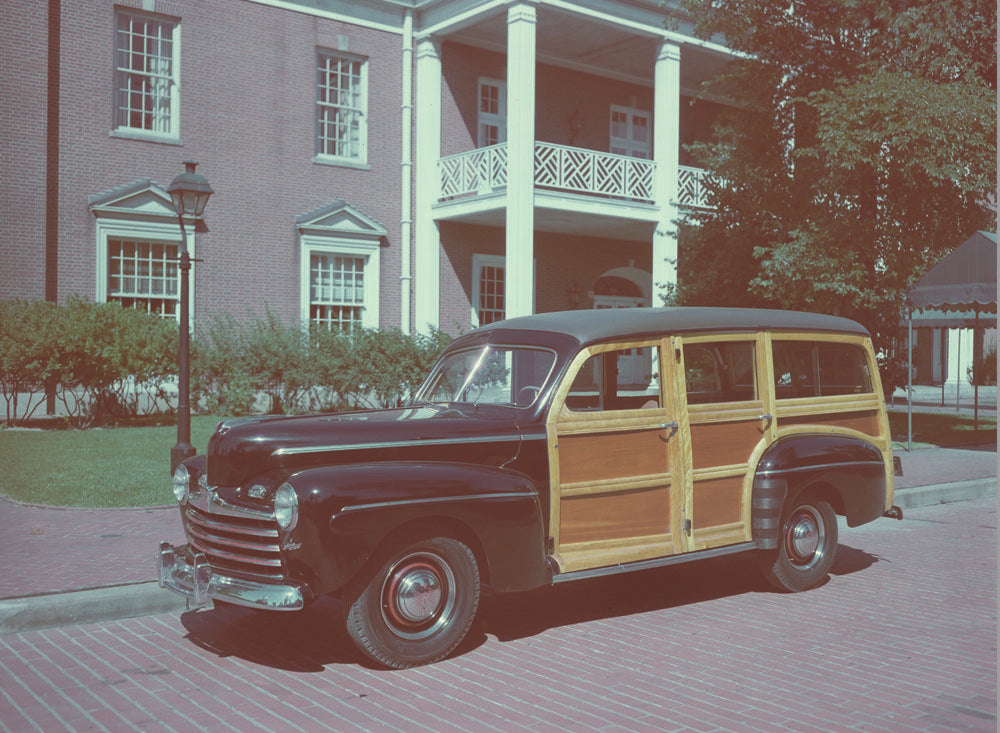 1946 Ford station wagon 0401-1333