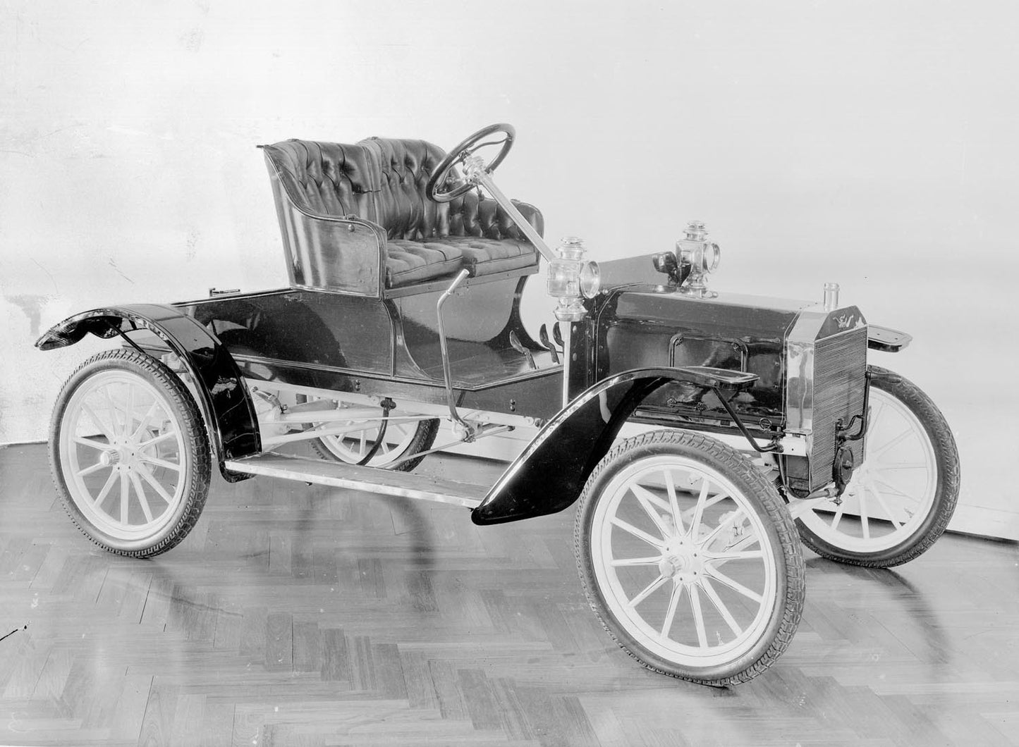 1907 Ford Model R  0401-1342