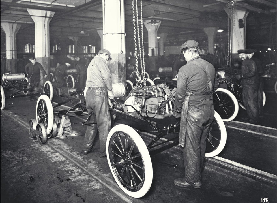 1913 Ford Highland Park Plant engine installation  0401-1347