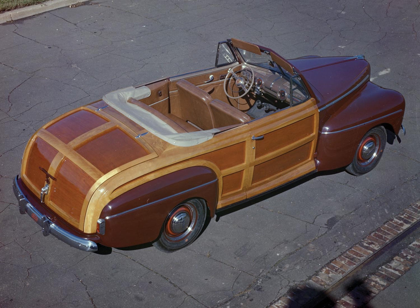 1946 Ford Sportsman convertible  0401-1388