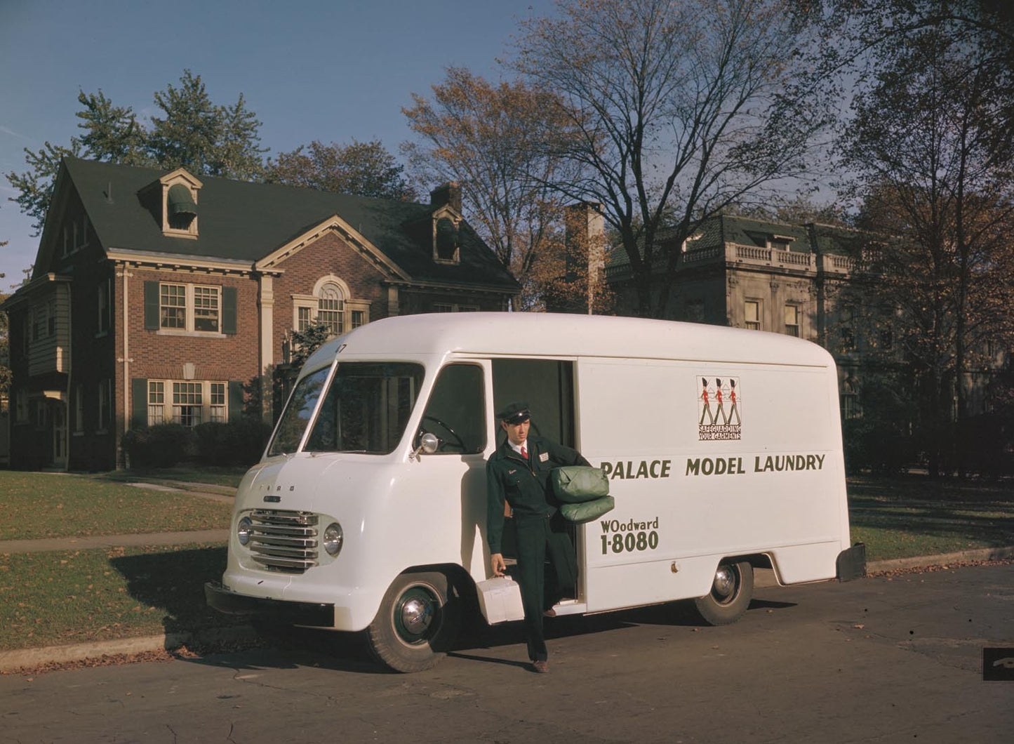 1949 Ford F 3 parcel delivery truck  0401-1398
