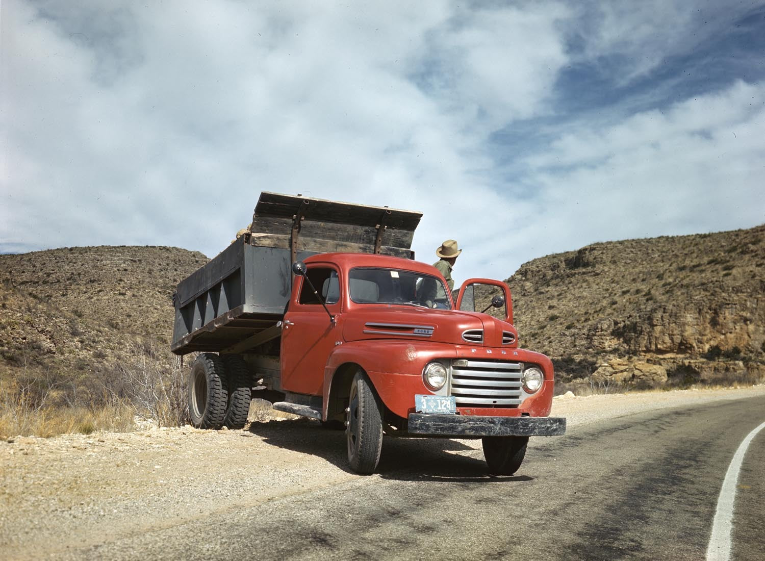 1950 Ford F 7 dump truck  0401-1421