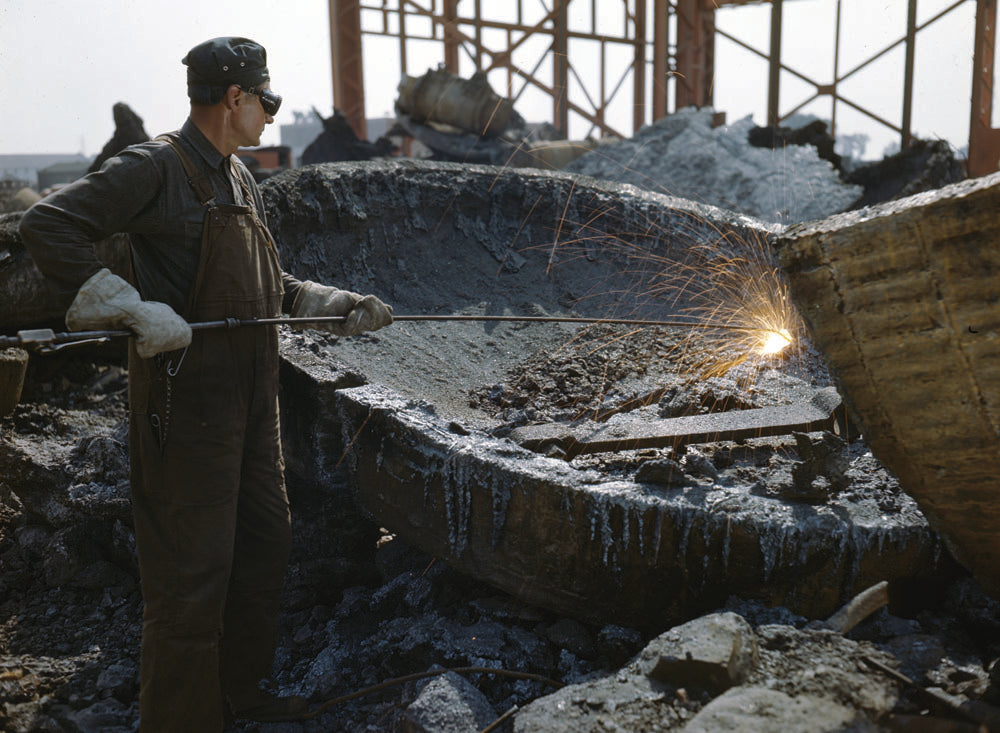 1950 Ford Rouge Complex burning slag 0401-1424