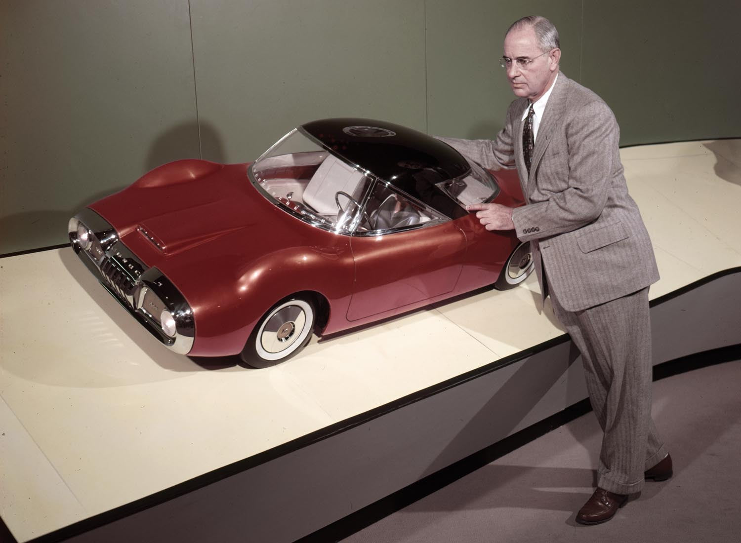 1952 Ford concept vehicle  0401-1478