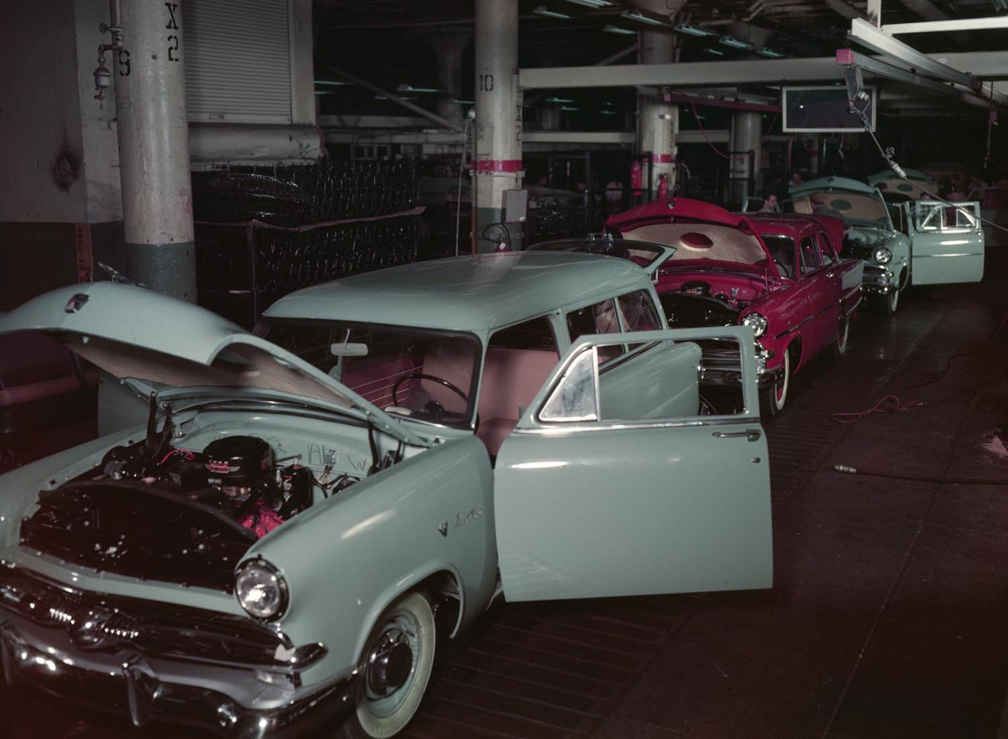 1953 Ford Dearborn Assembly Plant  0401-1508