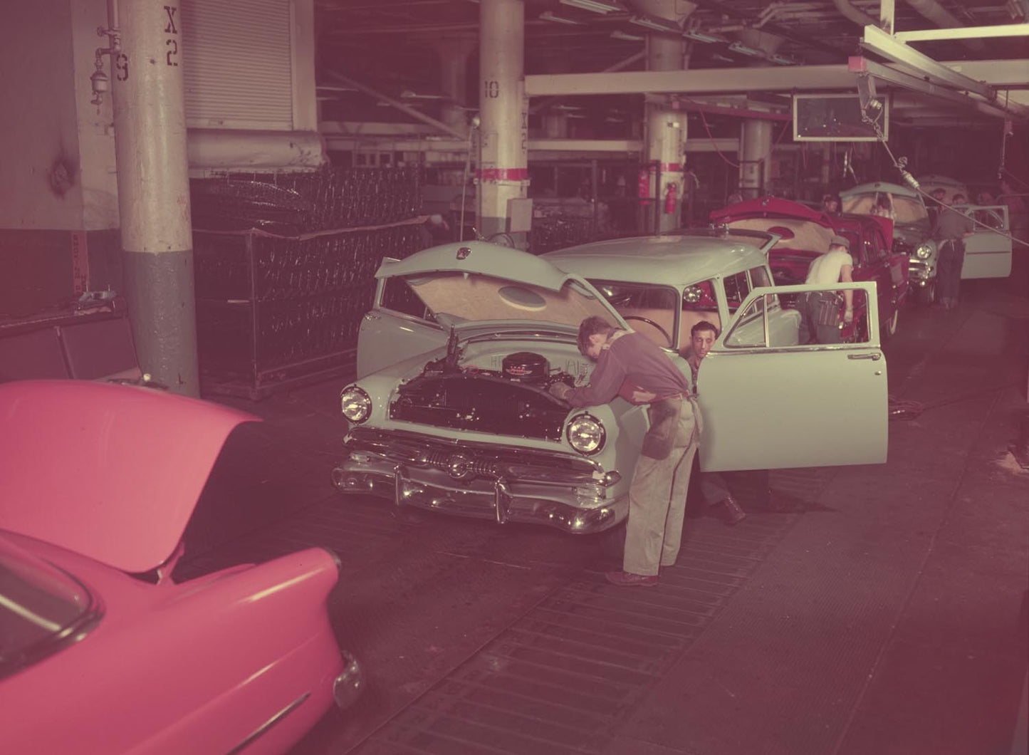 1953 Ford Dearborn Assembly Plant  0401-1509