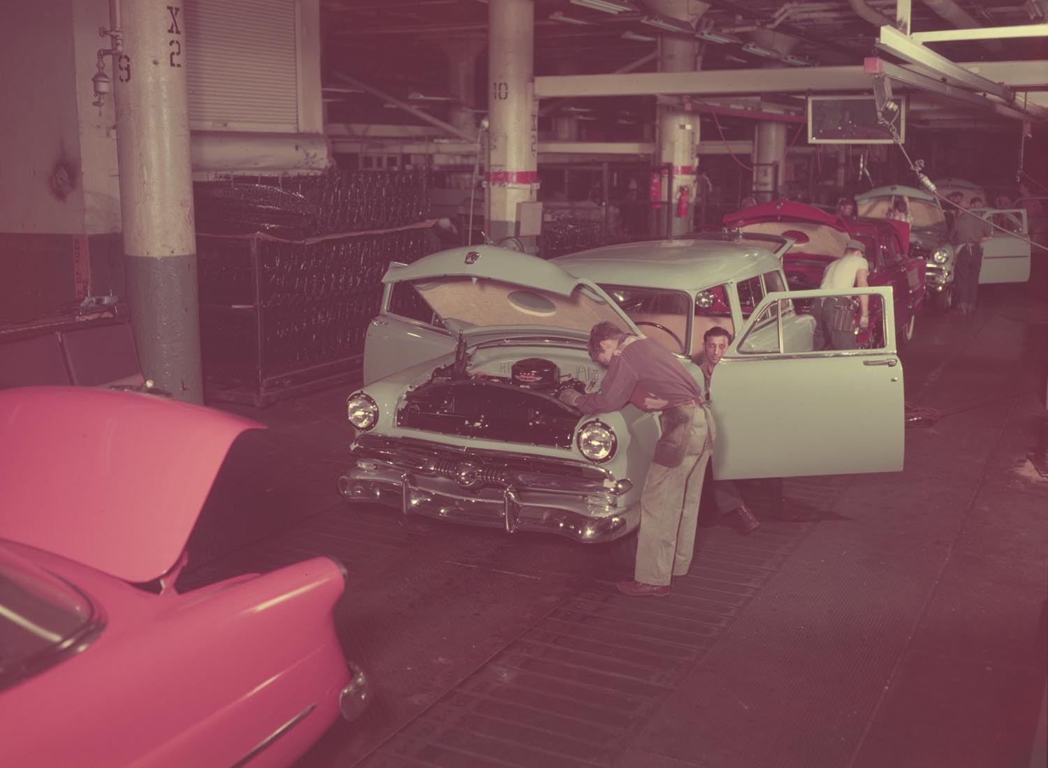 1953 Ford Dearborn Assembly Plant  0401-1509