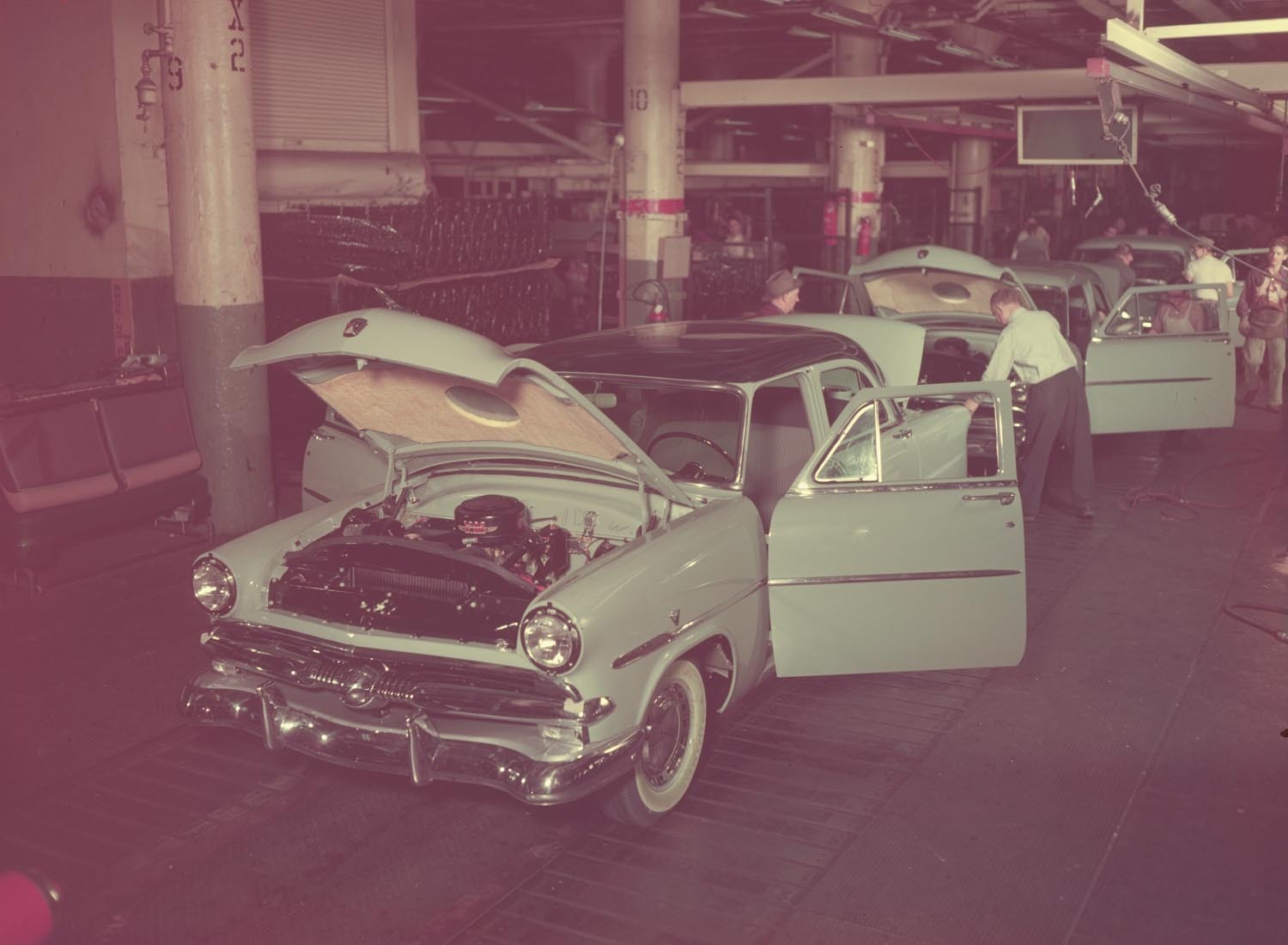 1953 Ford Dearborn Assembly Plant  0401-1511