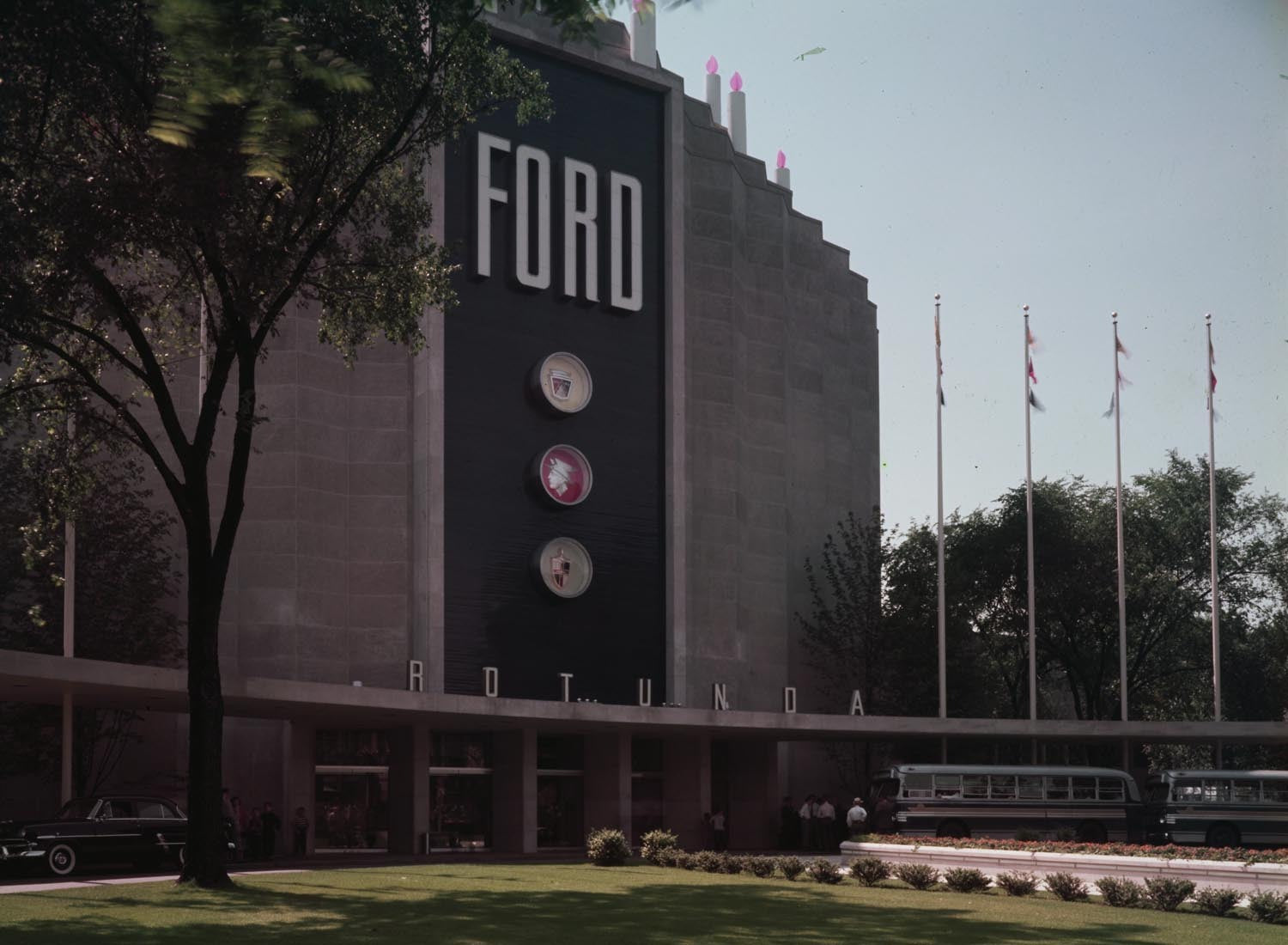 1953 Ford Rotunda  0401-1516