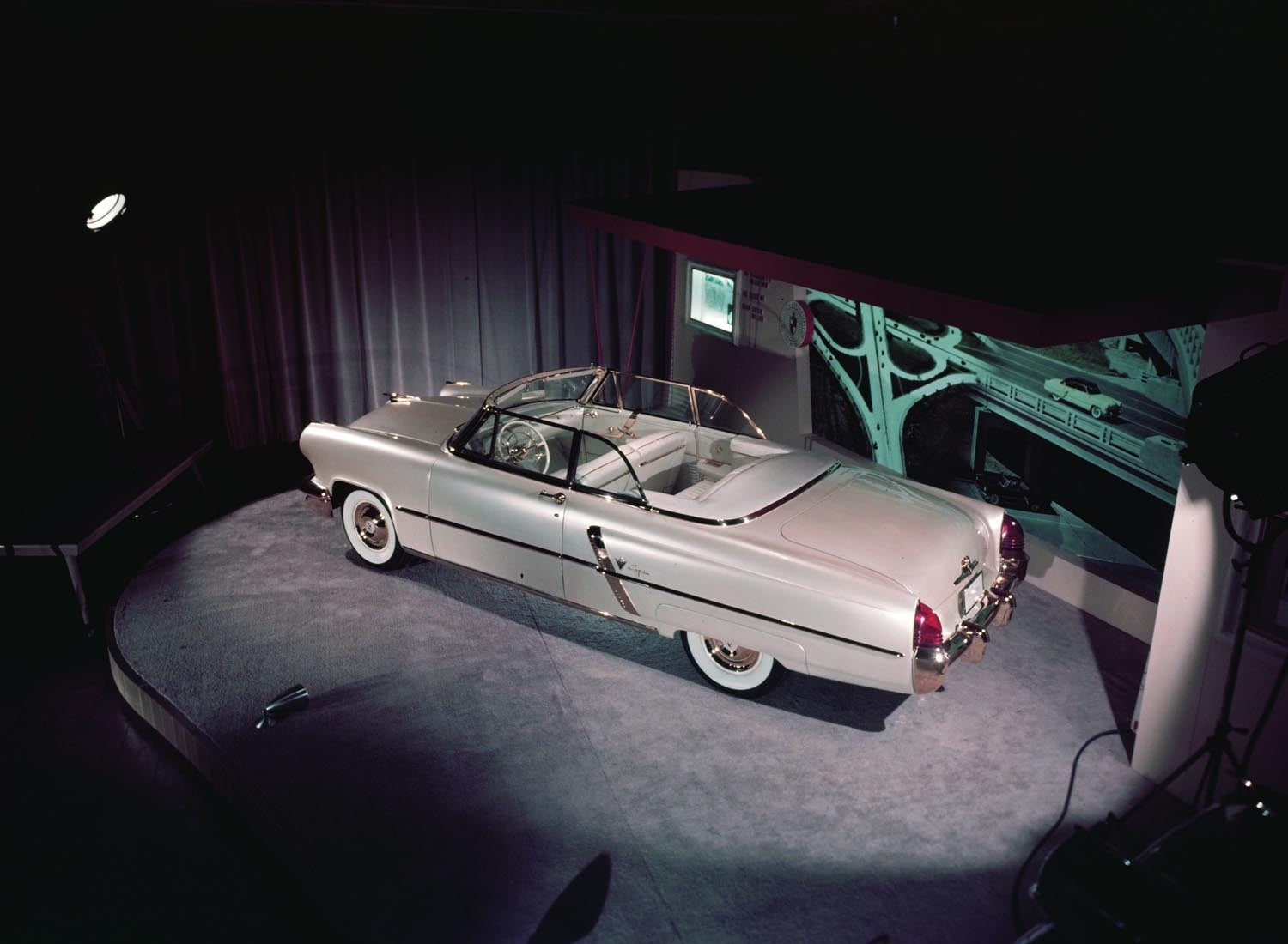 1953 Lincoln Anniversary concept car  0401-1539