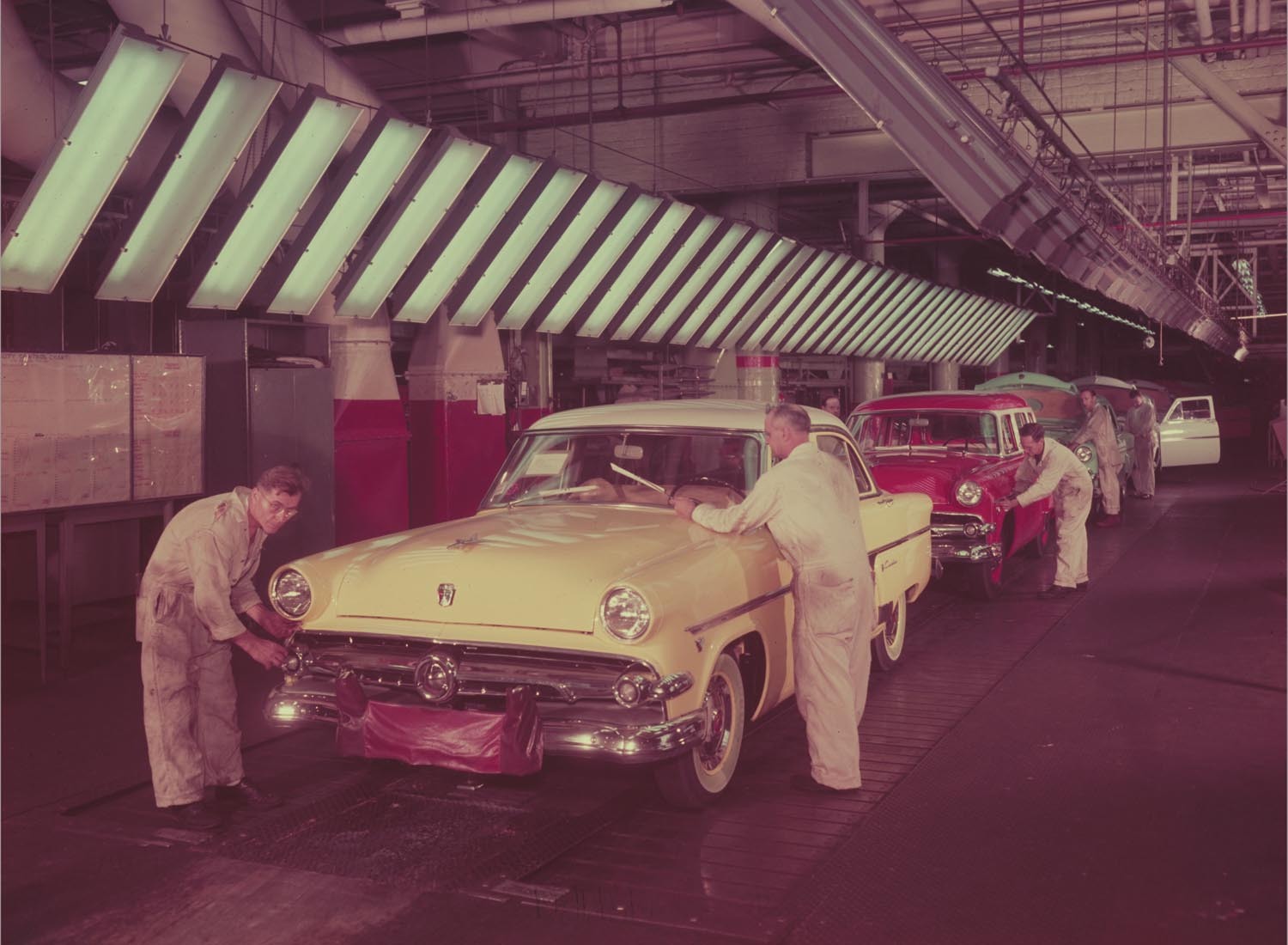 1954 Ford Dearborn Assembly Plant final line  0401-1566