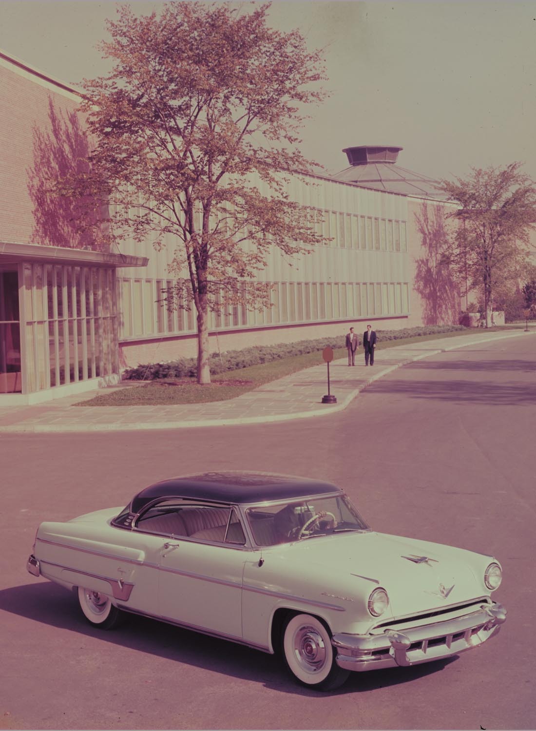 1954 Lincoln Capri  0401-1586