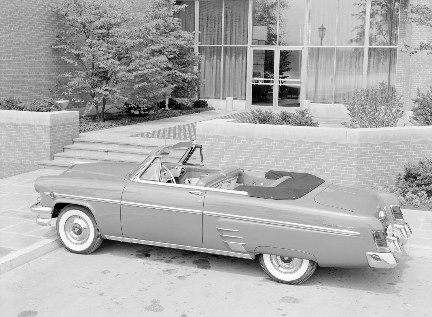 1954 Mercury Monterey convertible  0401-1594