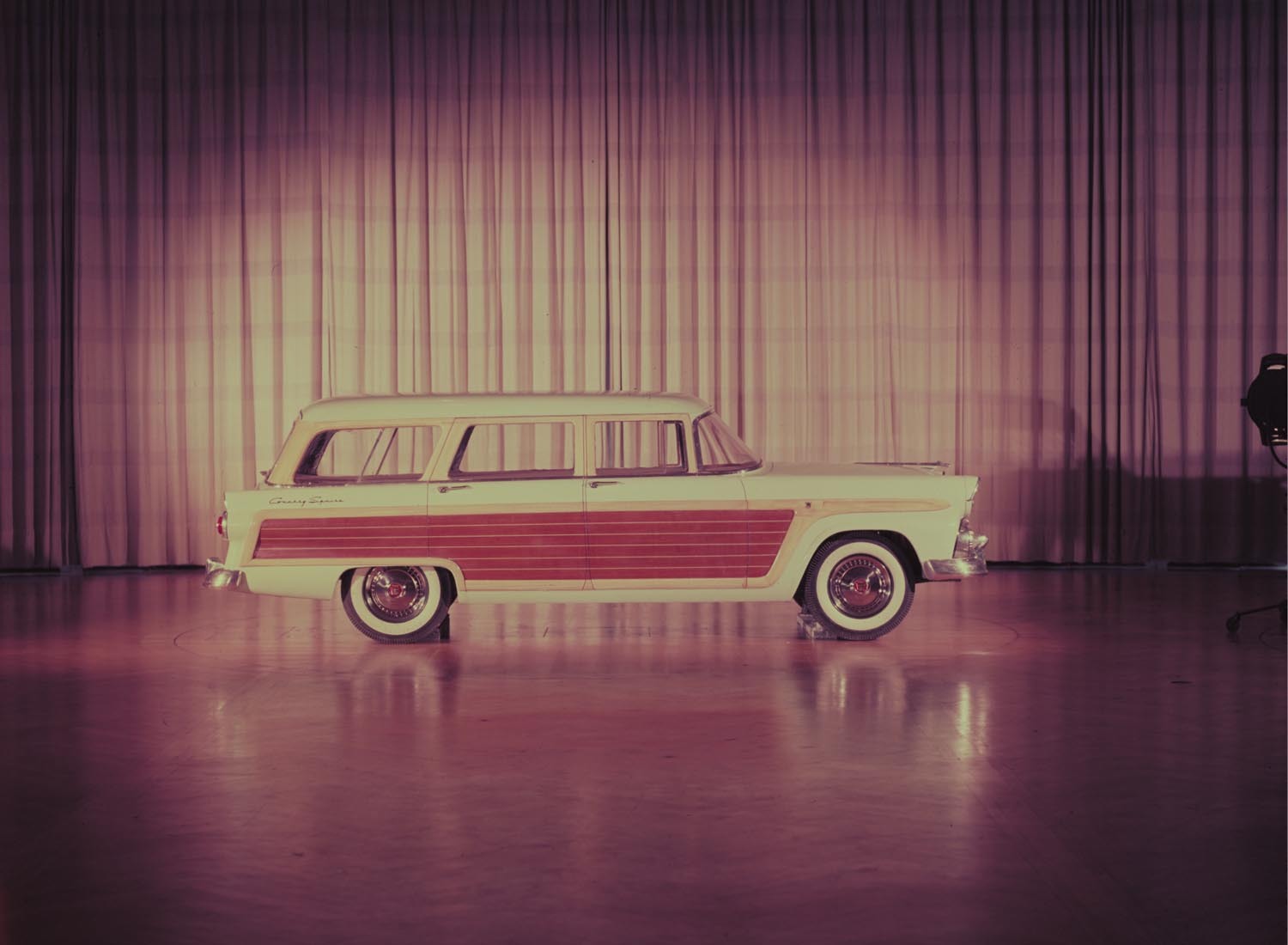 1955 Ford Country Squire station wagon  0401-1620