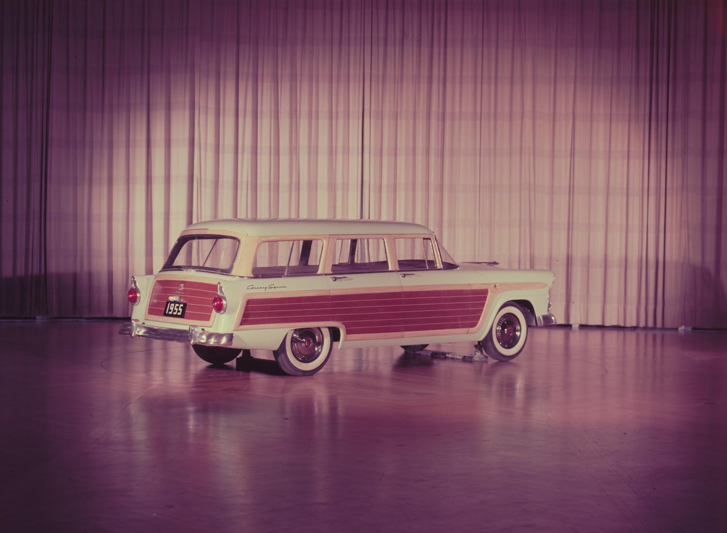 1955 Ford Country Squire station wagon  0401-1622