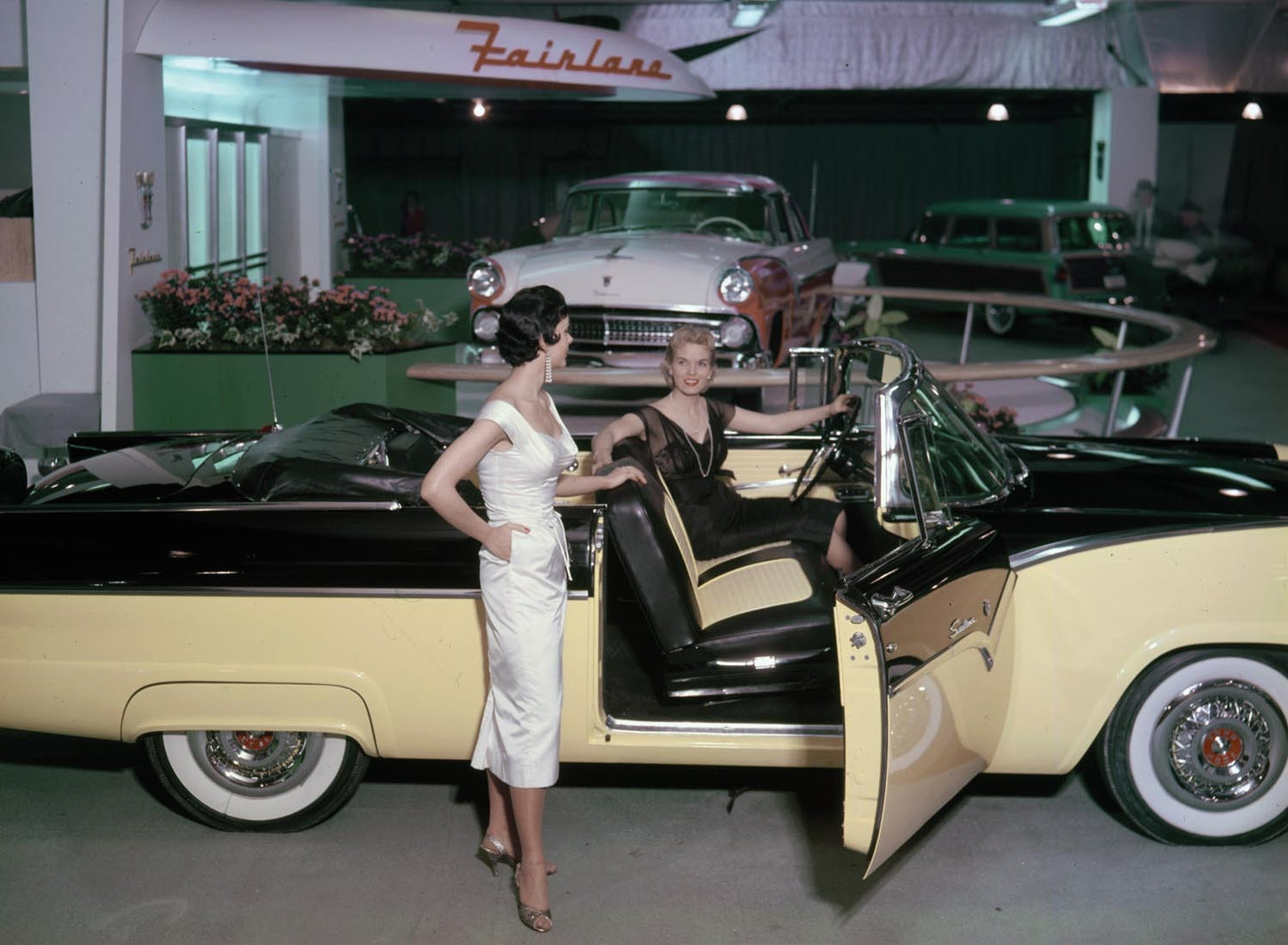 1955 Ford Sunliner  0401-1662