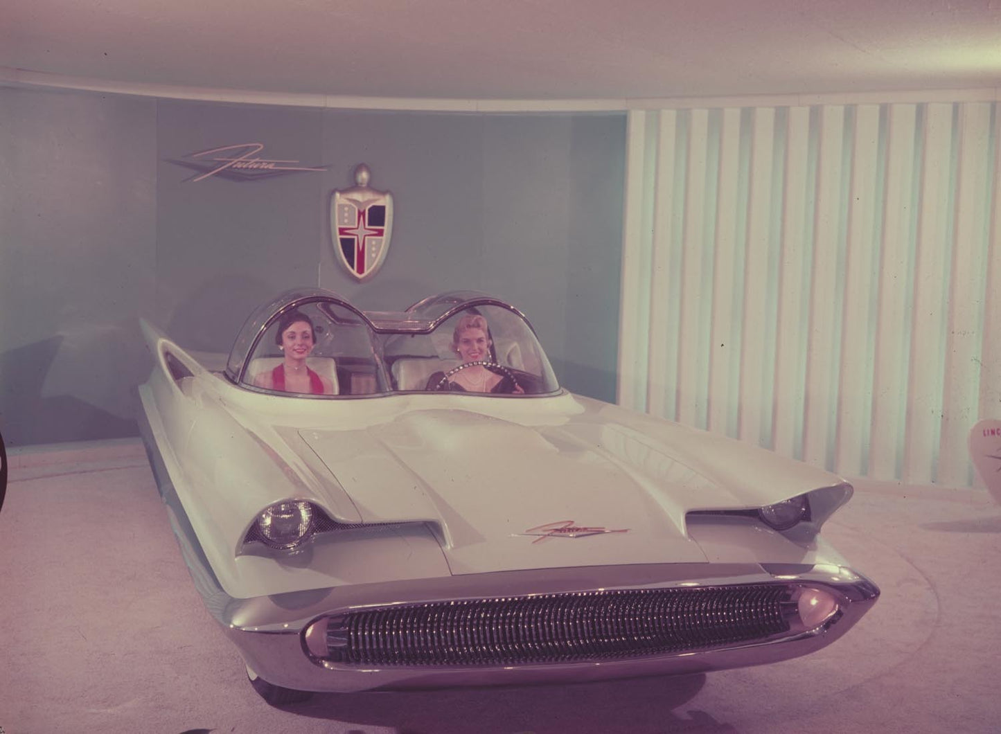 1955 Lincoln Futura concept car  0401-1704
