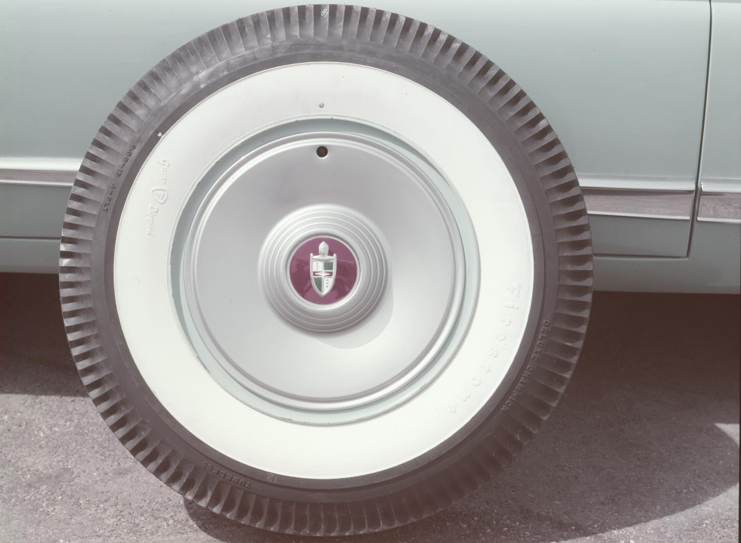 1955 Lincoln wheel and hub cap  0401-1705