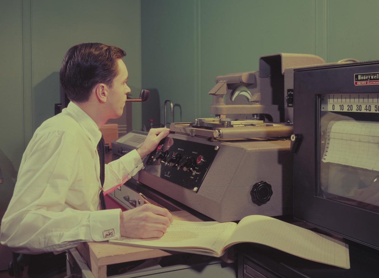 1956 Ford Engineering Center spectrometer  0401-1749