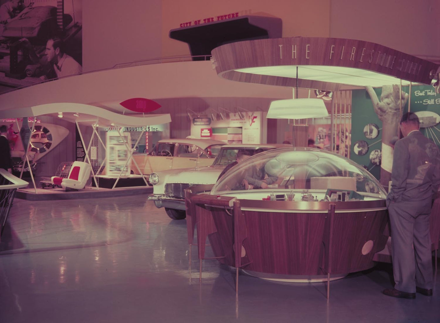1956 Ford Rotunda Firestone exhibit  0401-1768
