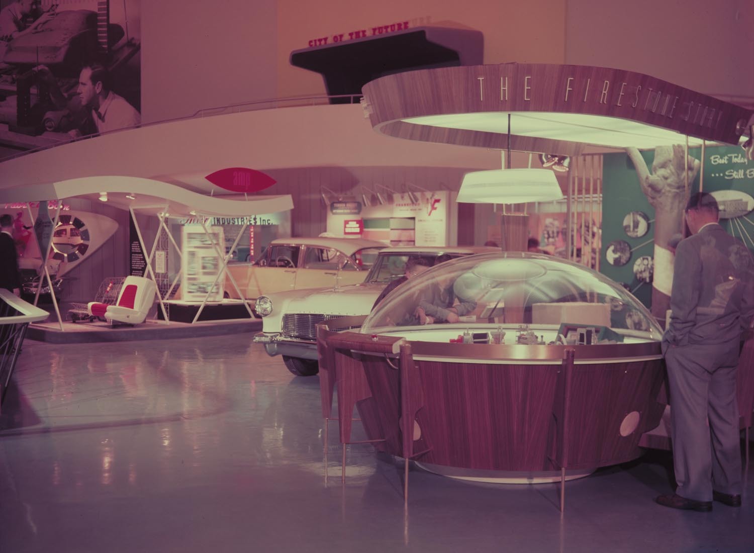 1956 Ford Rotunda Firestone exhibit  0401-1768