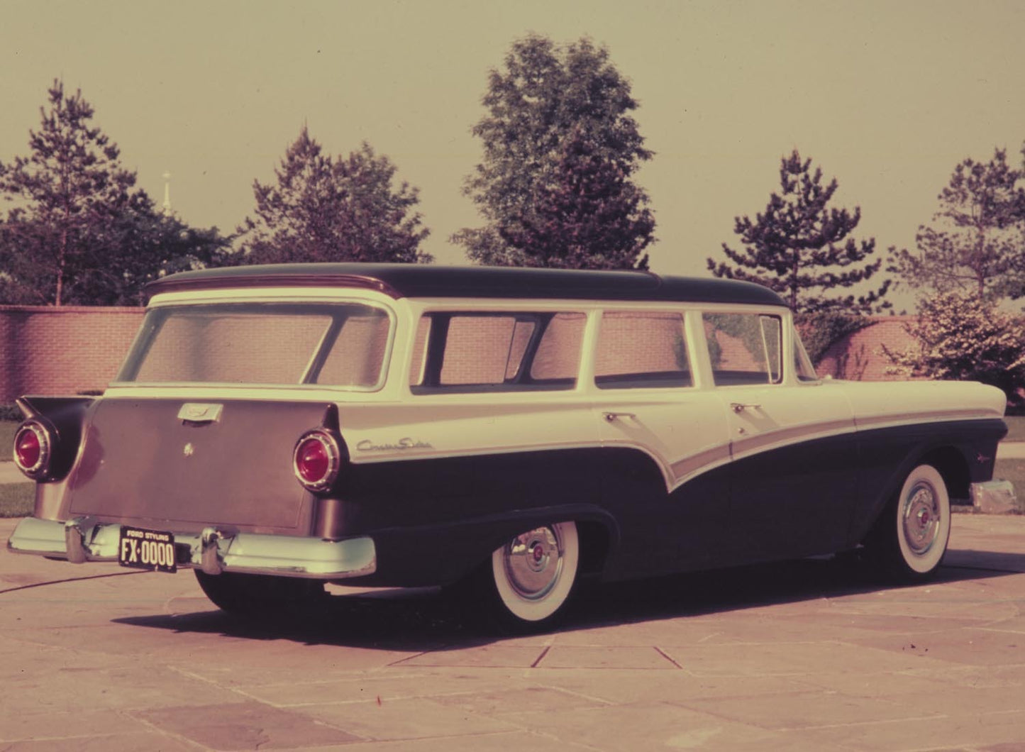 1957 Ford Country Sedan station wagon  0401-1837