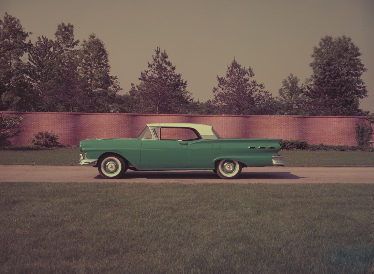 1957 Ford Skyliner prototype  0401-1880