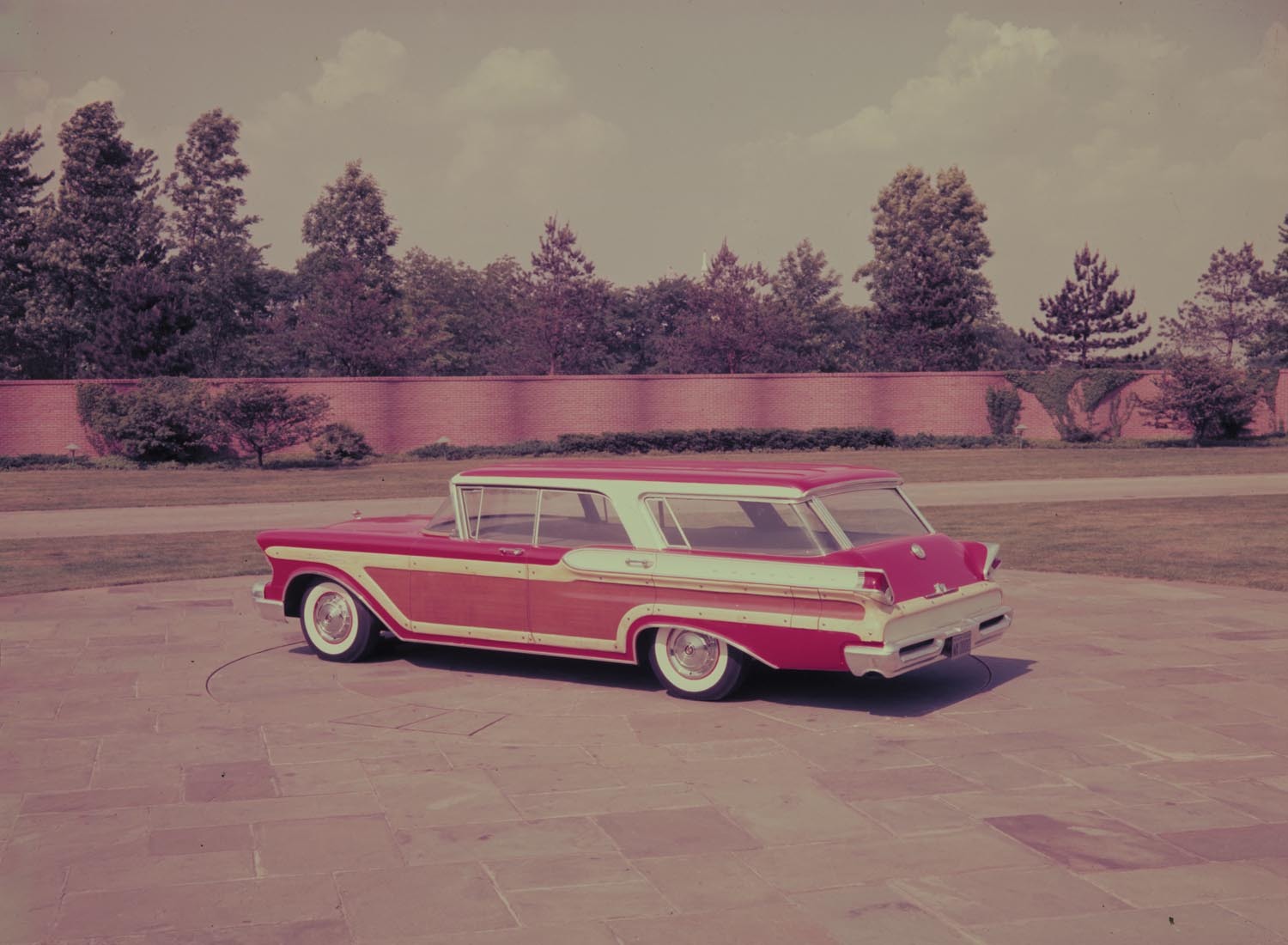 1957 Mercury Colony Park station wagon  0401-1900