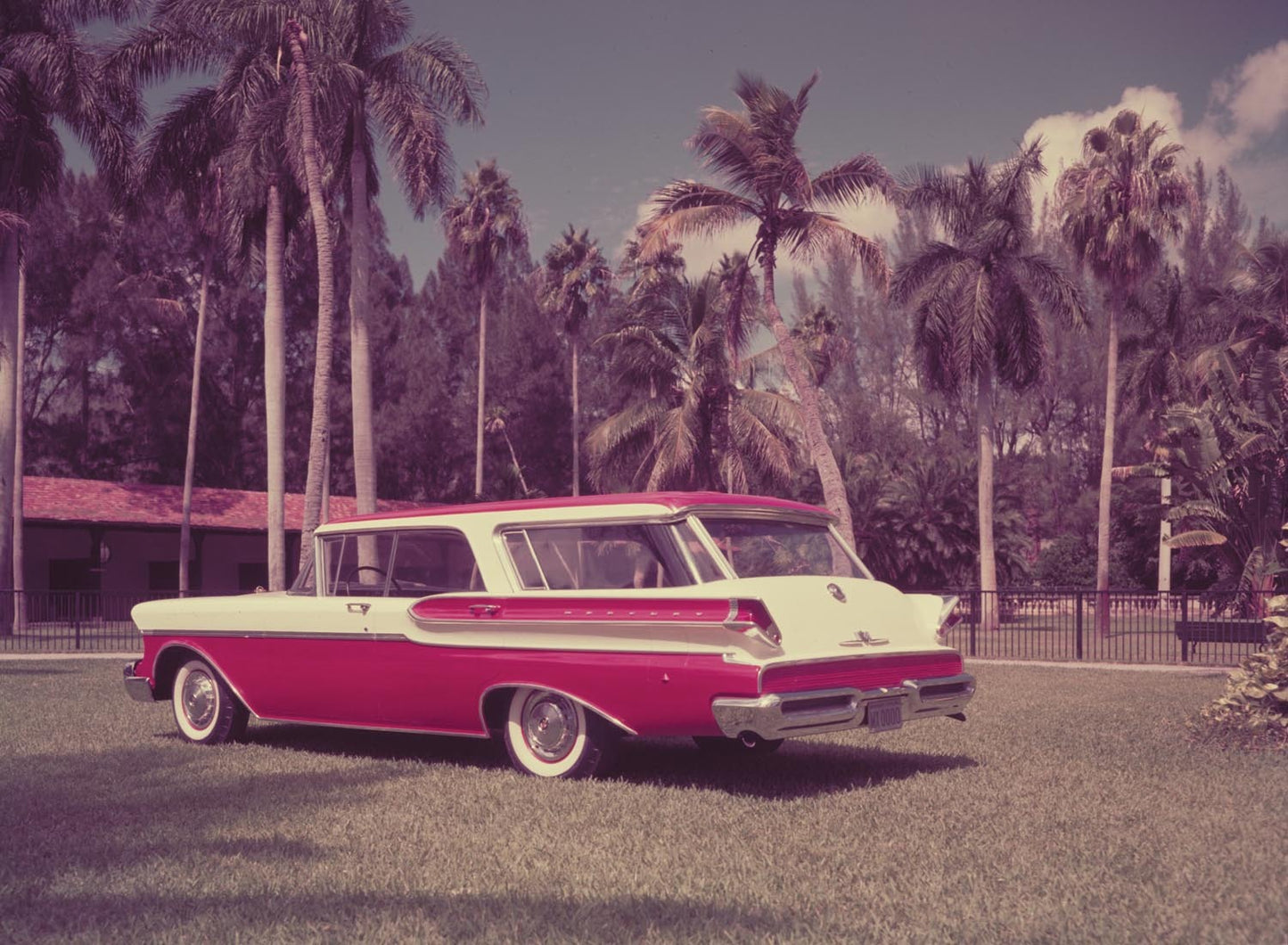 1957 Mercury Commuter station wagon  0401-1901