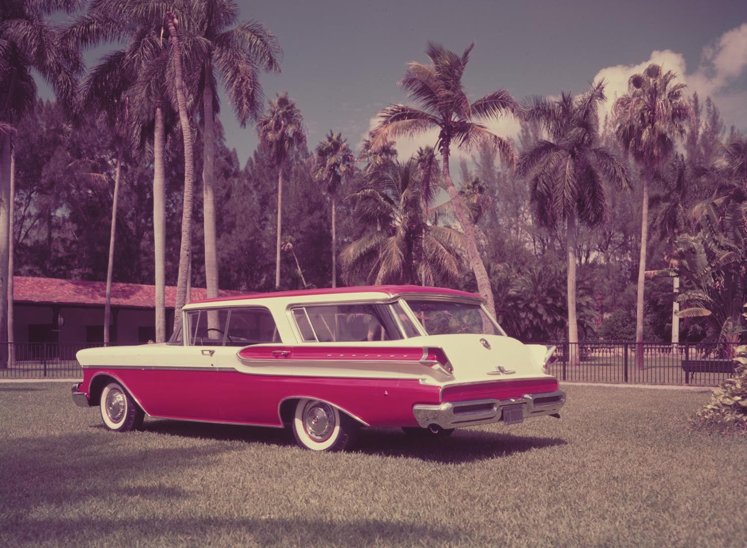 1957 Mercury Commuter station wagon  0401-1901