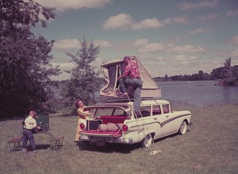 1957Ford Country Sedan with station wagon living e 0401-1933