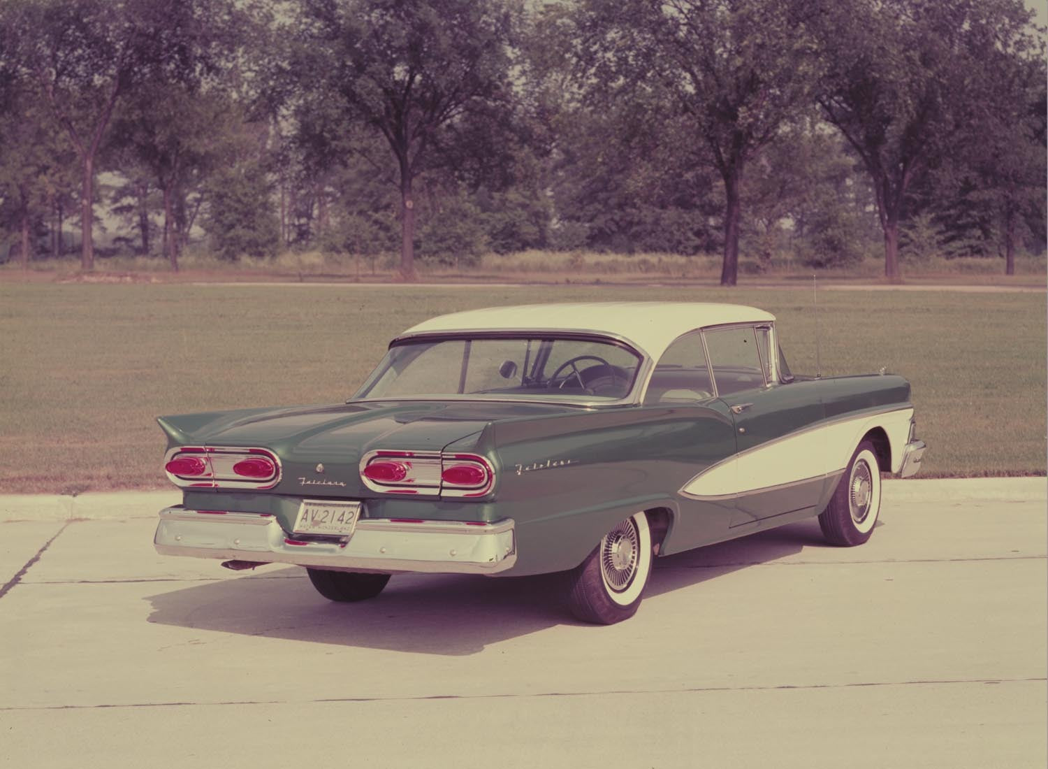1958 Ford Fairlane Club Victoria  0401-1979
