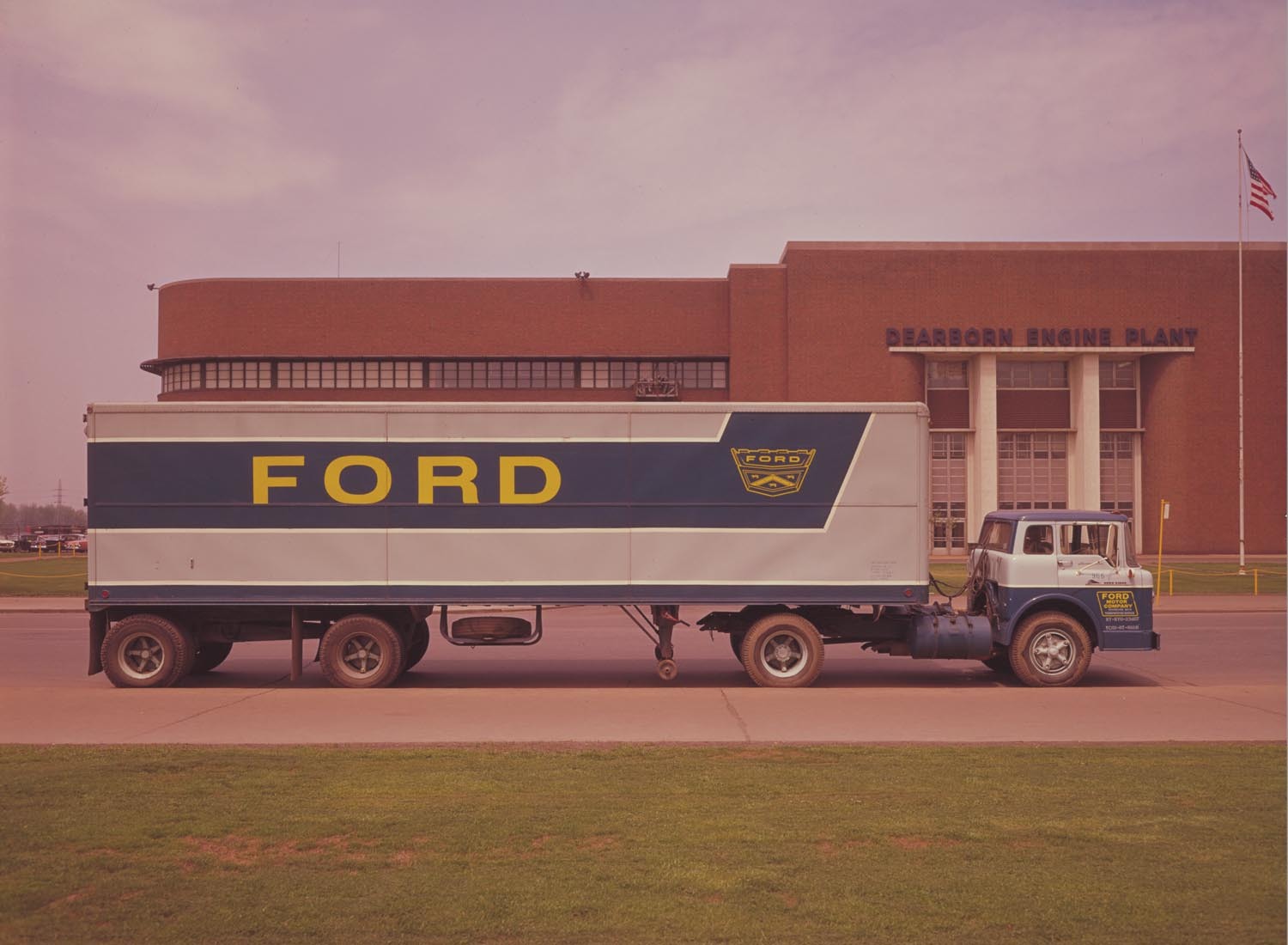 1960 Ford trailer livery  0401-2129