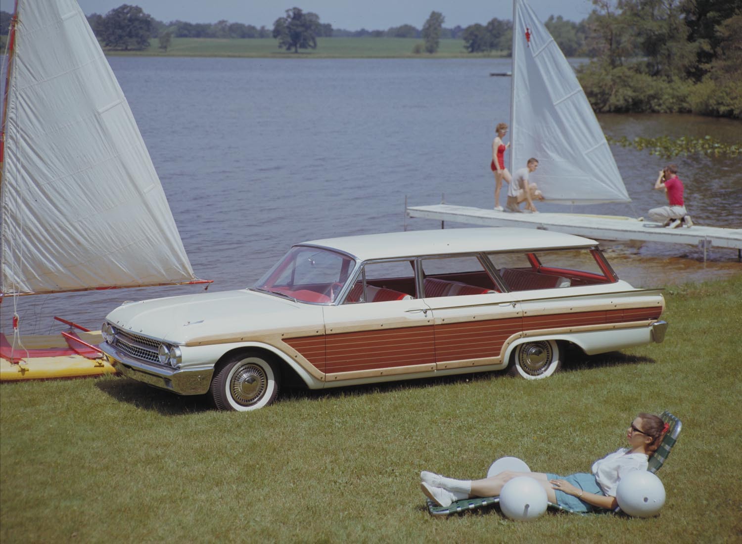 1961 Ford Country Squire  0401-2135