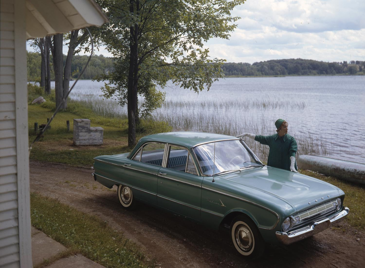 1961 Ford Falcon Deluxe  0401-2139