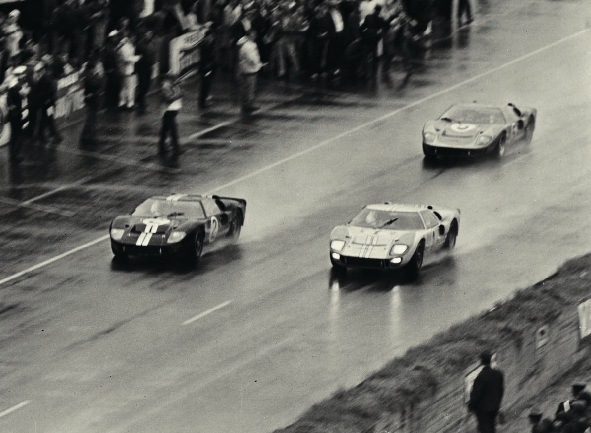 1966 Ford GT MkII Le Mans race finish  0401-2313 1966 Ford GT40 Mk II crossing the finish at Le Mans – Ford Motor Company archive photograph.