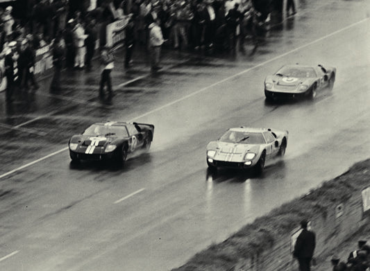 1966 Ford GT MkII Le Mans race finish  0401-2313